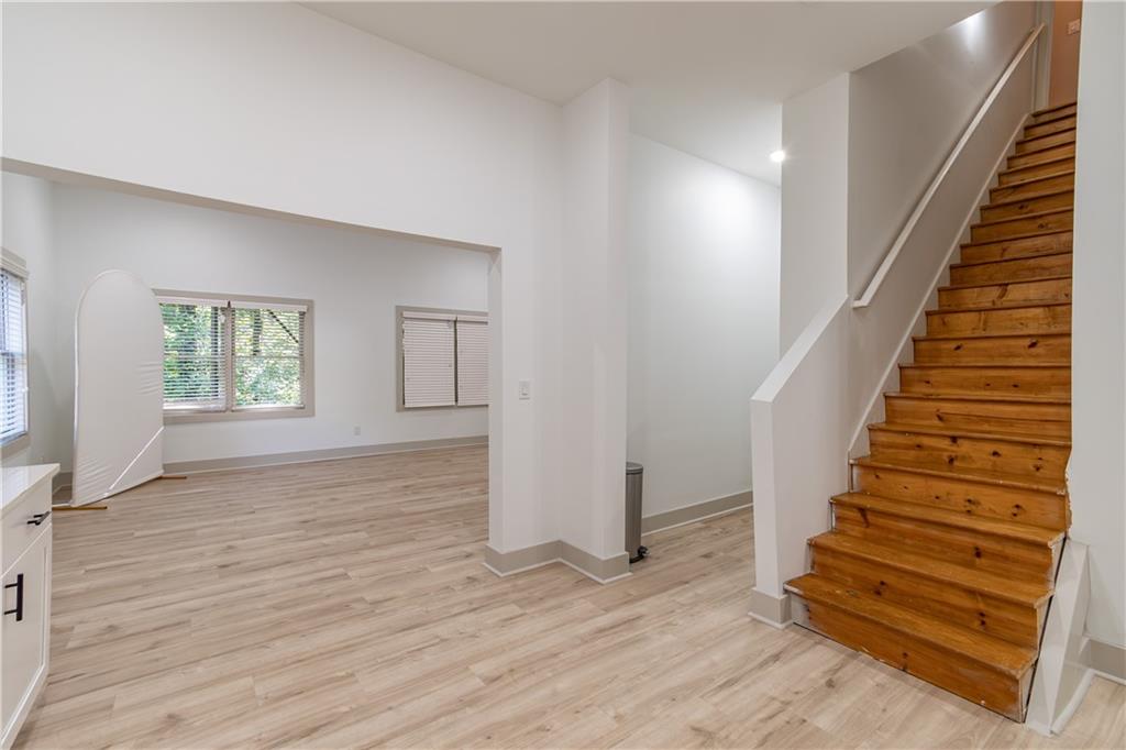 WELLESLEY UNIT V-A - Residential Lease