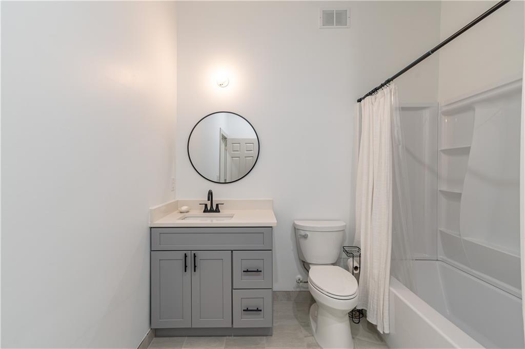 WELLESLEY UNIT V-A - Residential Lease