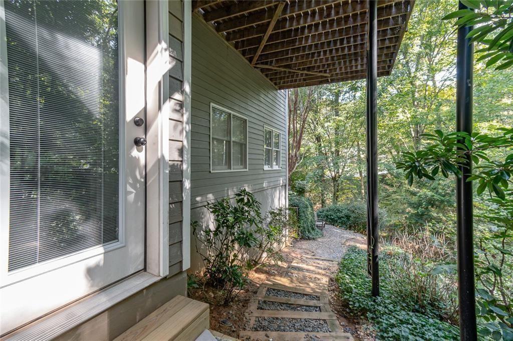 WELLESLEY UNIT V-A - Residential Lease