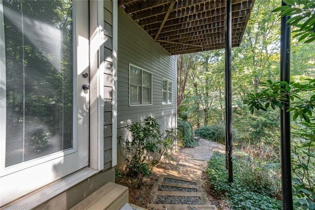 Woodstock, Georgia 30189, United States, 6 Bedrooms Bedrooms, ,4 BathroomsBathrooms,Residential,Active,230636