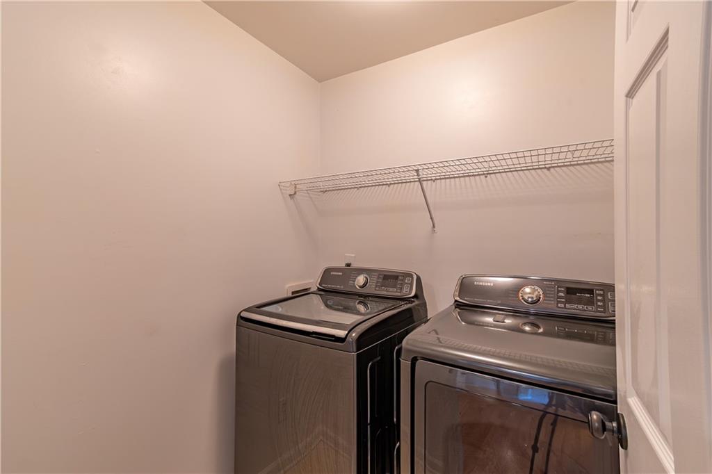 WELLESLEY UNIT V-A - Residential Lease