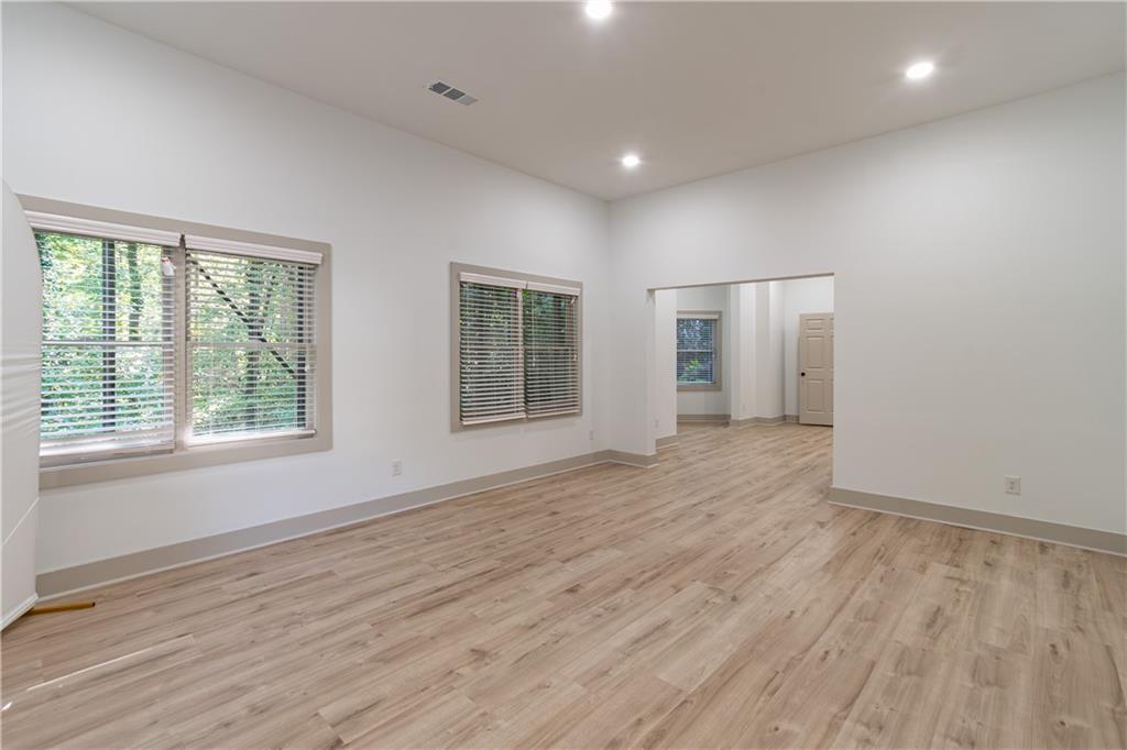 WELLESLEY UNIT V-A - Residential Lease