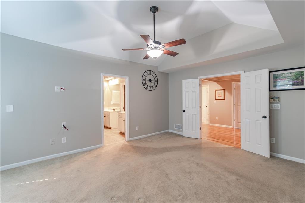 WELLESLEY UNIT V-A - Residential Lease