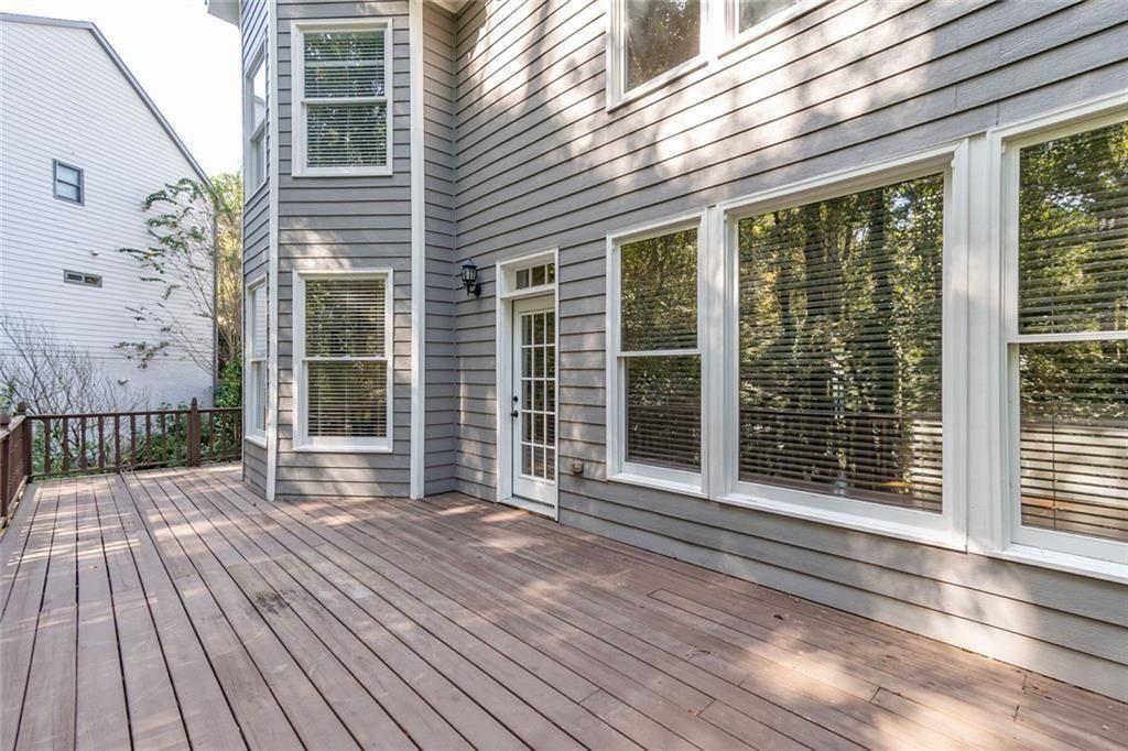 WELLESLEY UNIT V-A - Residential Lease