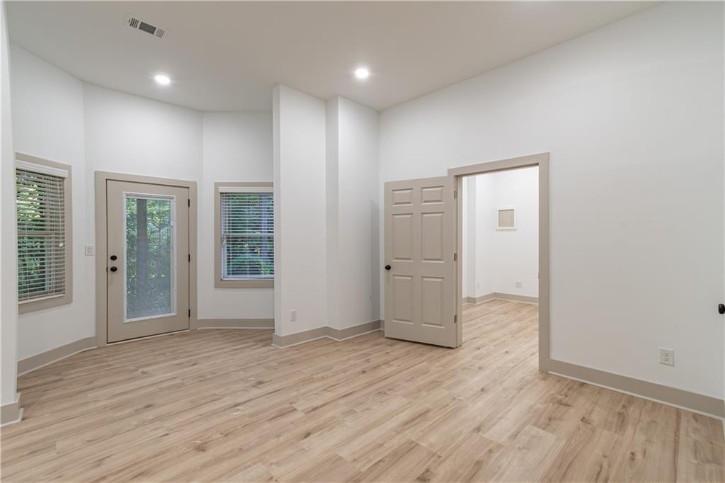 WELLESLEY UNIT V-A - Residential Lease