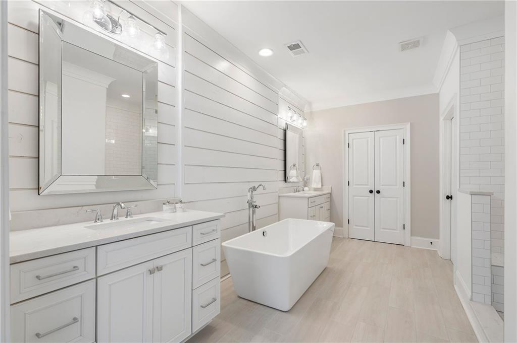 Mountain Walk - Residential Lease