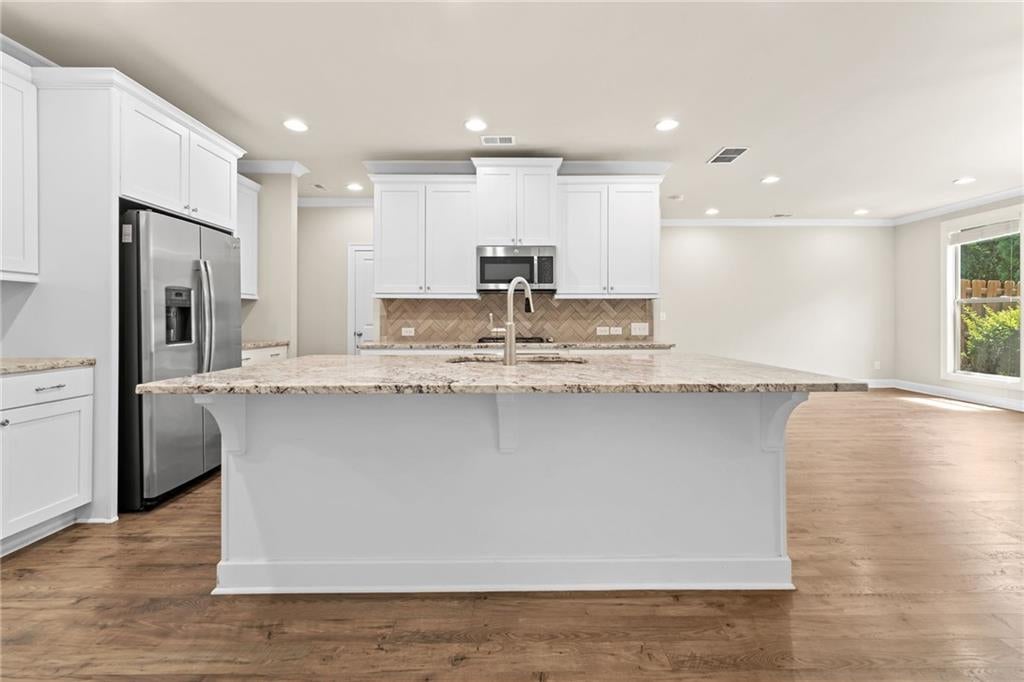 2028 Glenview Park Circle