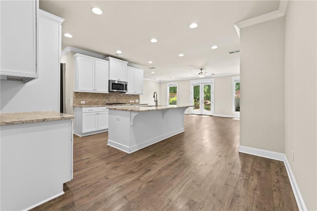 2028 Glenview Park Circle