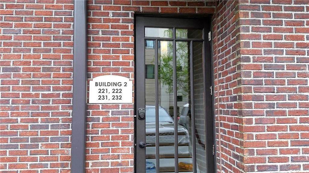 1300 Dekalb Avenue NE 222