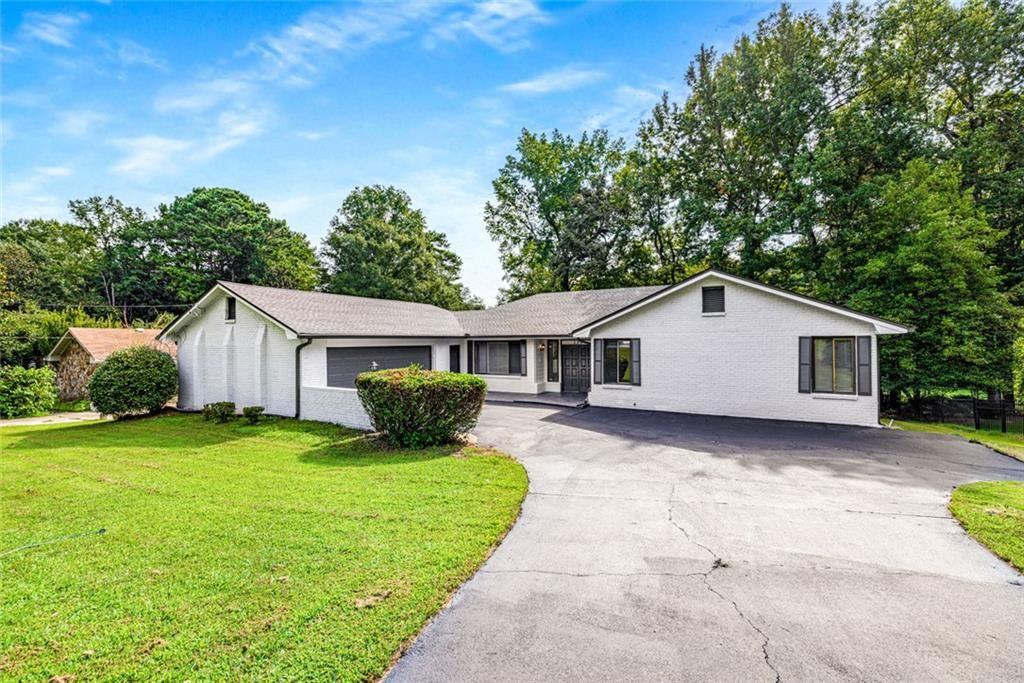 234 Shadow Lake Drive SW