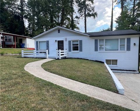 2747 Santa Barbara Drive NW Atlanta GA 30318