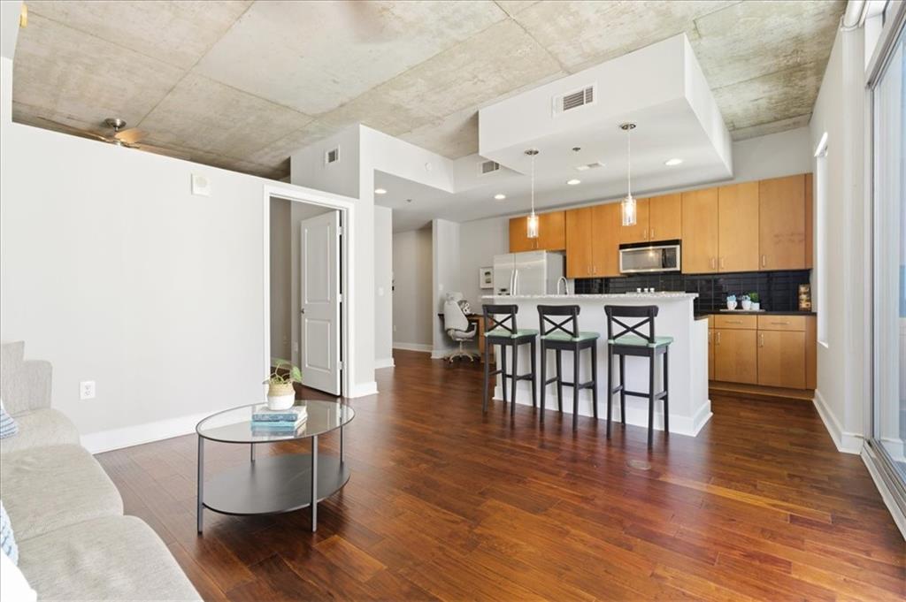 44 Peachtree Place NE 1527