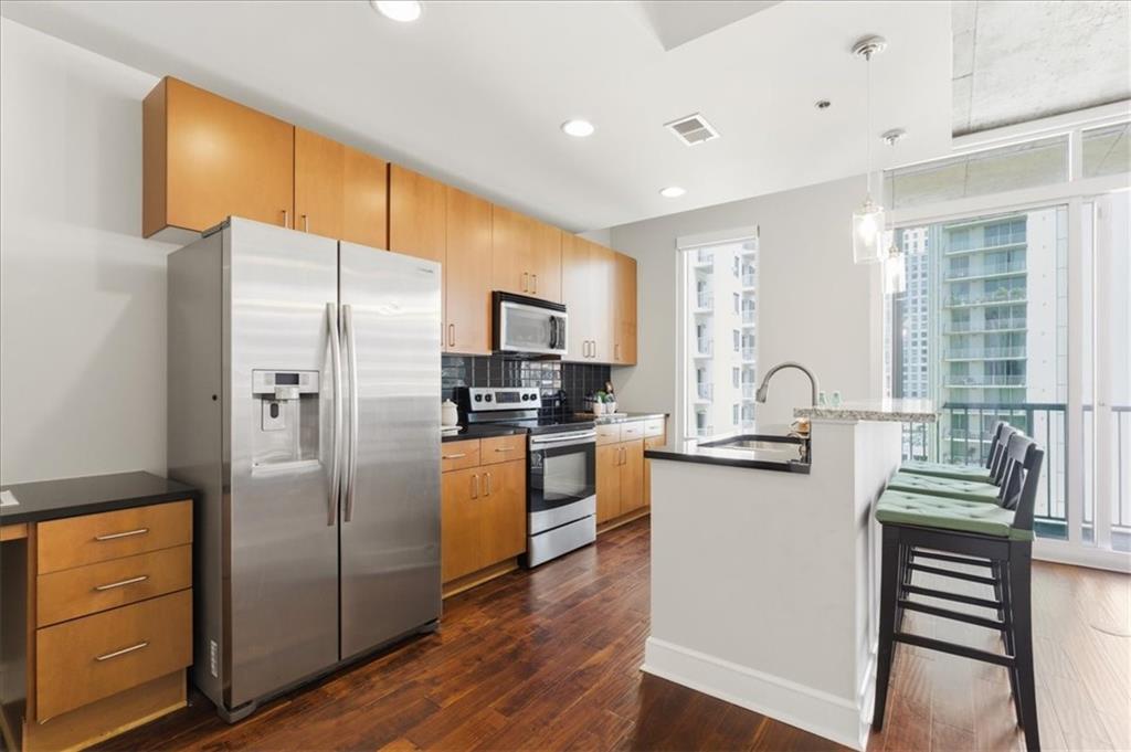 44 Peachtree Place NE 1527