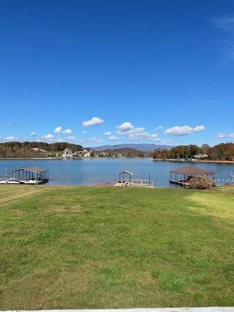 A home in Hiawassee