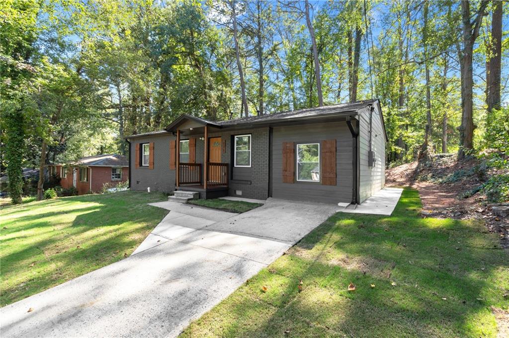 805 Sandy Creek Drive NW