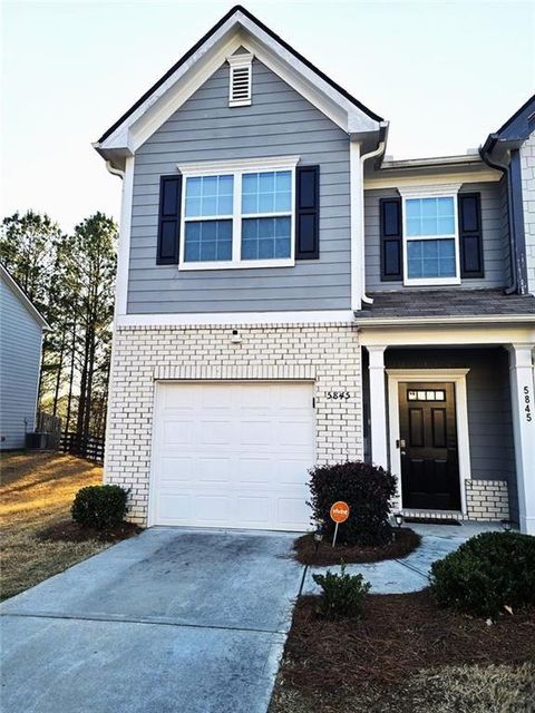 Townhouse For Sale - 5845 Union Walk Drive<br/> Union City, GA 30291