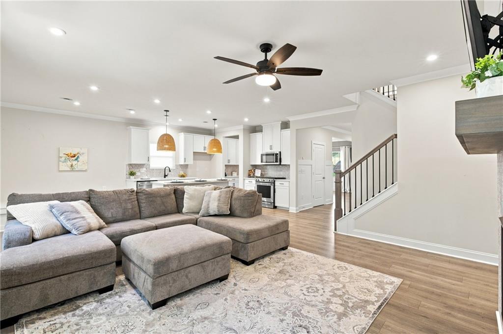 136 Ledgemont Way