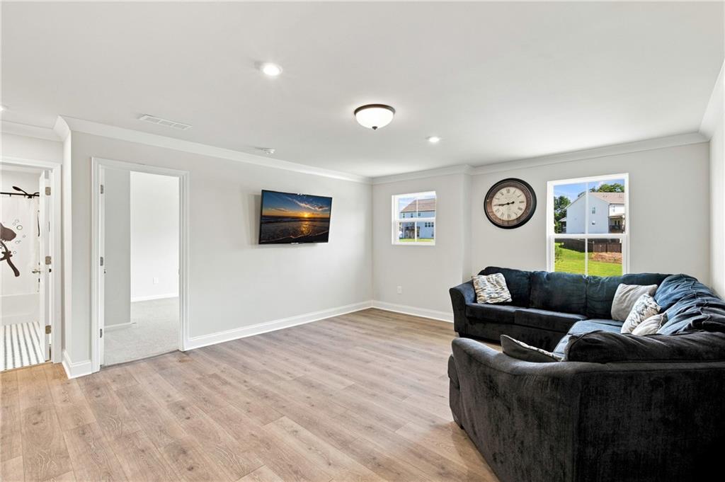 136 Ledgemont Way