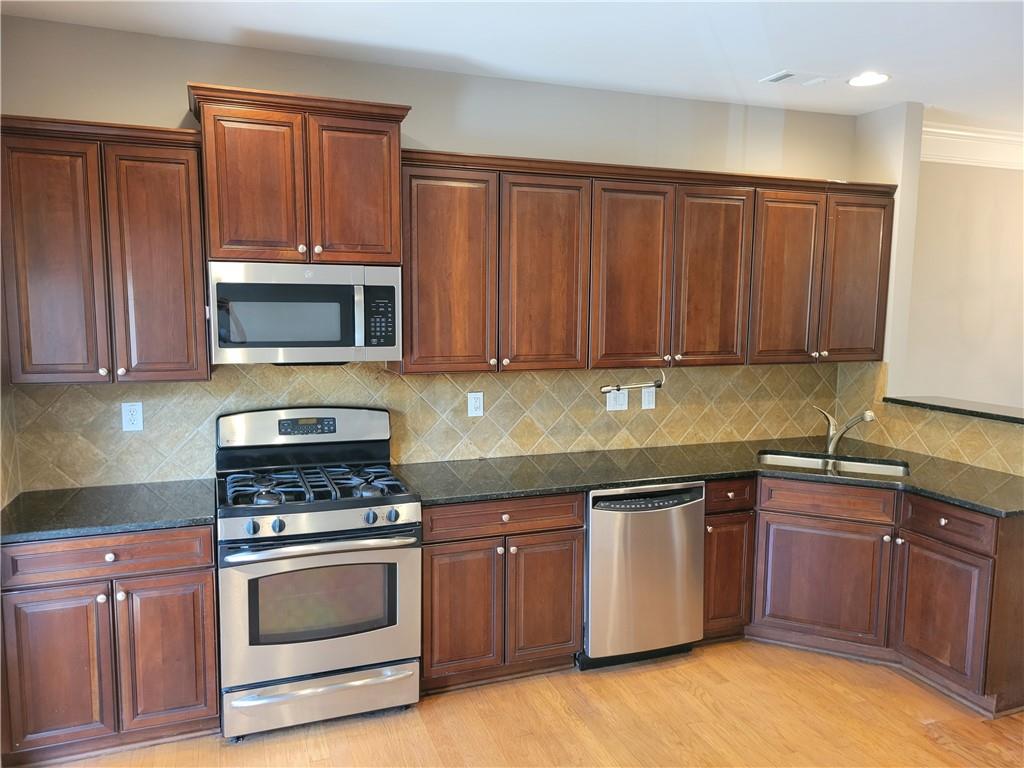 831 Commonwealth Avenue SE