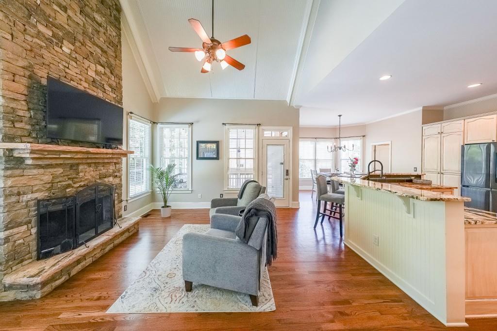 2439 Huntington Park Drive, Acworth, Georgia image 12