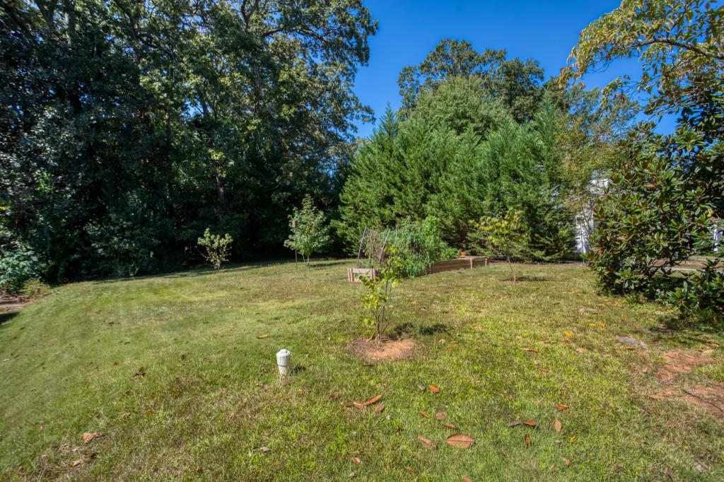 1818 Greystone Road NW