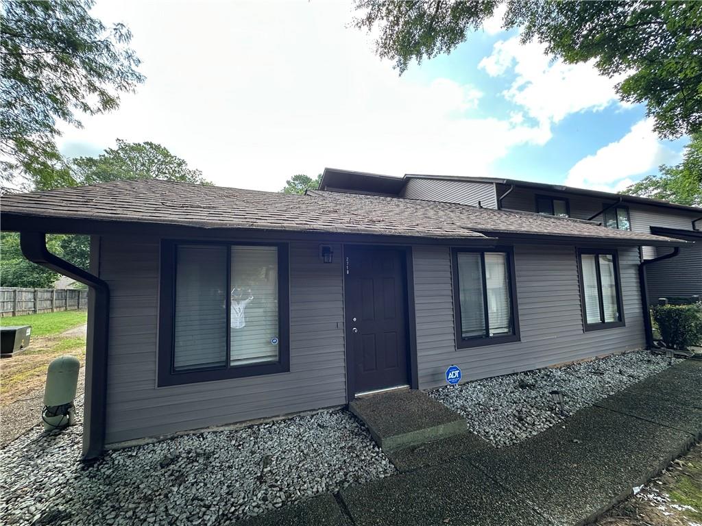 This property is a fantastic opportunity for buyers seeking value, comfort, and location.Originally listed as a 2-bedroom, 2-bath condo, it has now been thoughtfully updated to feature 2 bedrooms, 1.5 bathrooms, and a bonus room. The half bath includes a laundry area, and a previously existing shower was removed to maximize functionality.The home offers modern touches throughout, including LVP (Luxury Vinyl Plank) flooring, fresh interior paint, and granite countertops in both the kitchen and the primary bathroom. The kitchen cabinets have been fully repainted and updated, giving the space a clean and contemporary feel.
Additional highlights include:
ADT security cameras installed for added safety;
All appliances included: refrigerator, dishwasher, and stove (all in excellent condition);
Ceiling fans in both bedrooms;
New HVAC unit and thermostat;
A tenant-owned structure in the patio area (included with the sale);
New fence;
Two additional parking spaces;
Mailbox #14 assigned to the unit;
Wood-burning fireplace has been removed;
Roof replaced by the HOA in November of last year.
*This is a move-in ready unit in the Sweetwater Valley community — offering convenience, comfort, and great value.!
