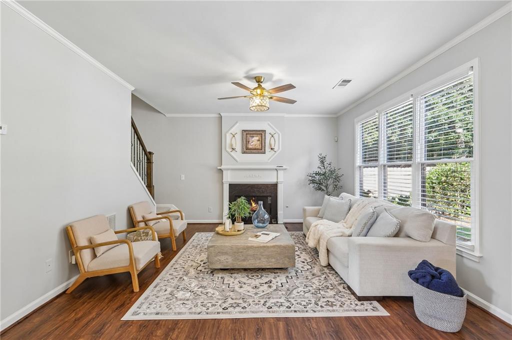 4004 Brockett Walk