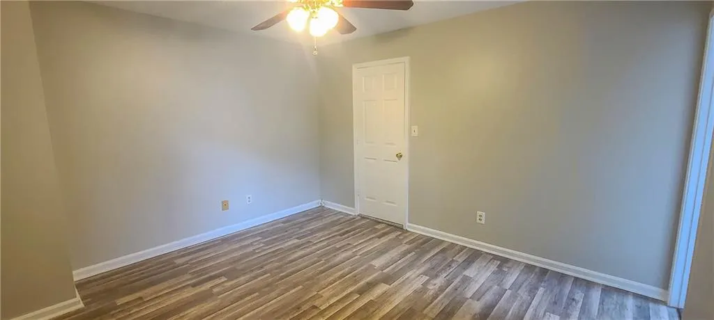 Kennesaw, Georgia 30144, United States, 2 Bedrooms Bedrooms, ,3 BathroomsBathrooms,Residential,Active,185722