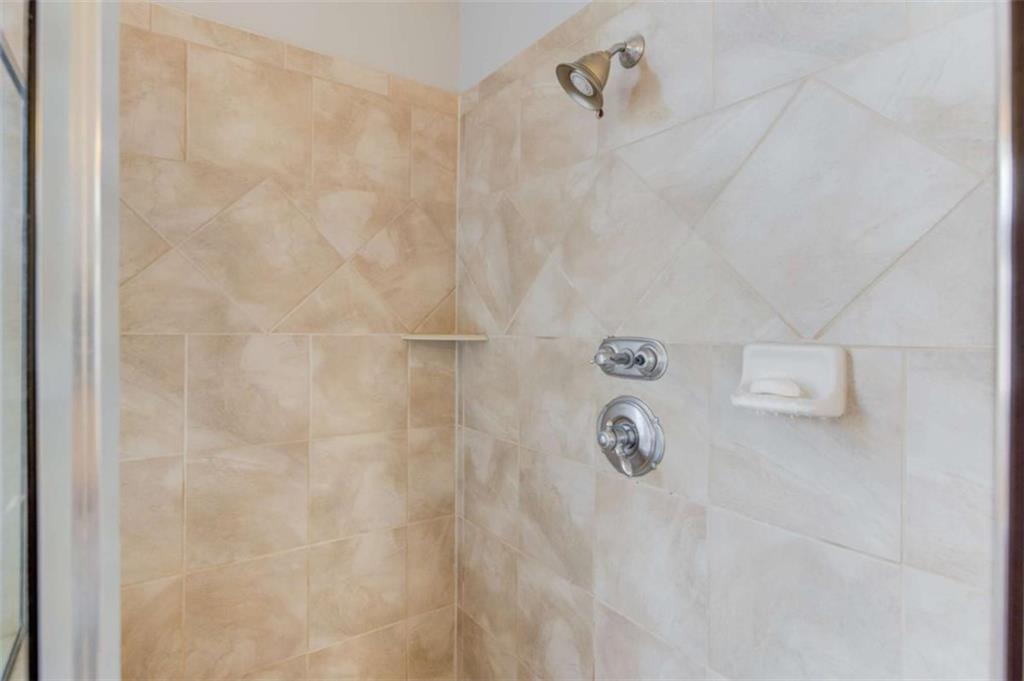 5732 Ashleigh Walk Drive, Suwanee, Georgia image 33