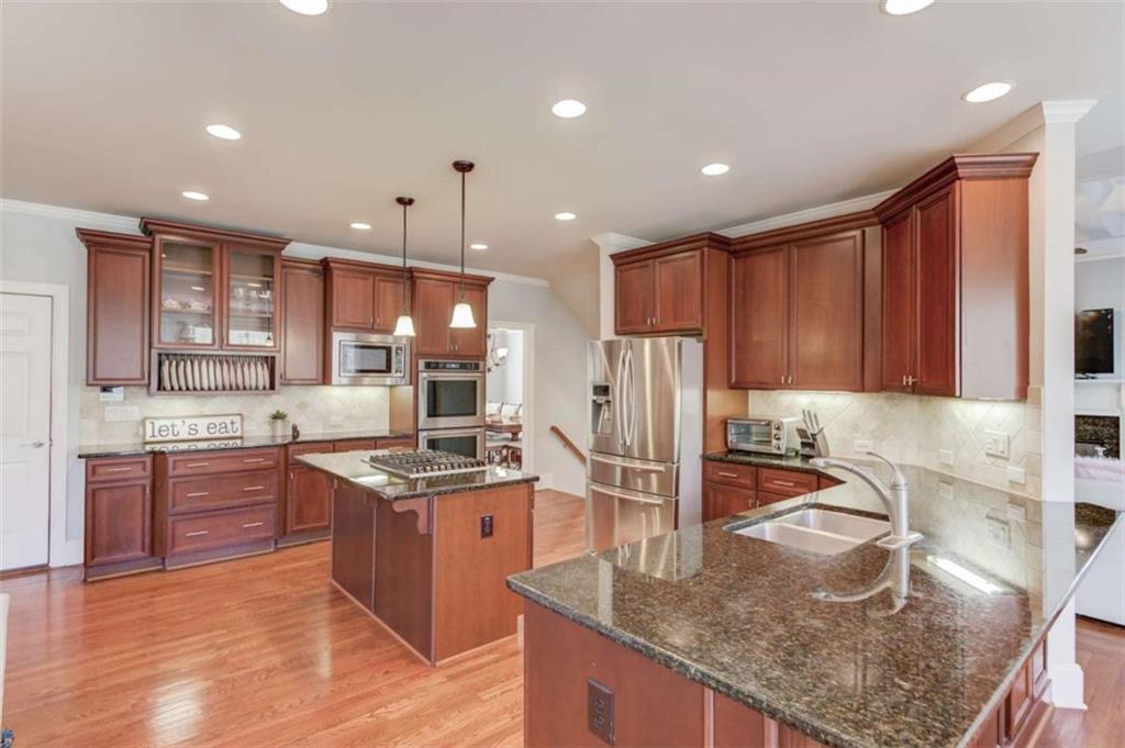 5732 Ashleigh Walk Drive, Suwanee, Georgia image 13