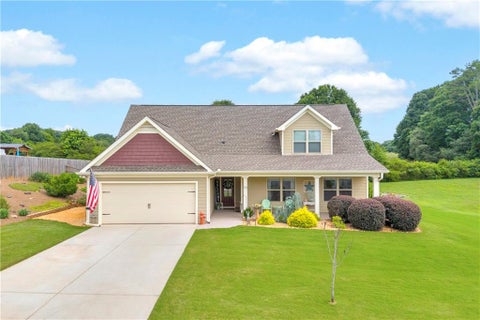 Homes For Sale - 70 Glenn Trail<br/> Winder, GA 30680