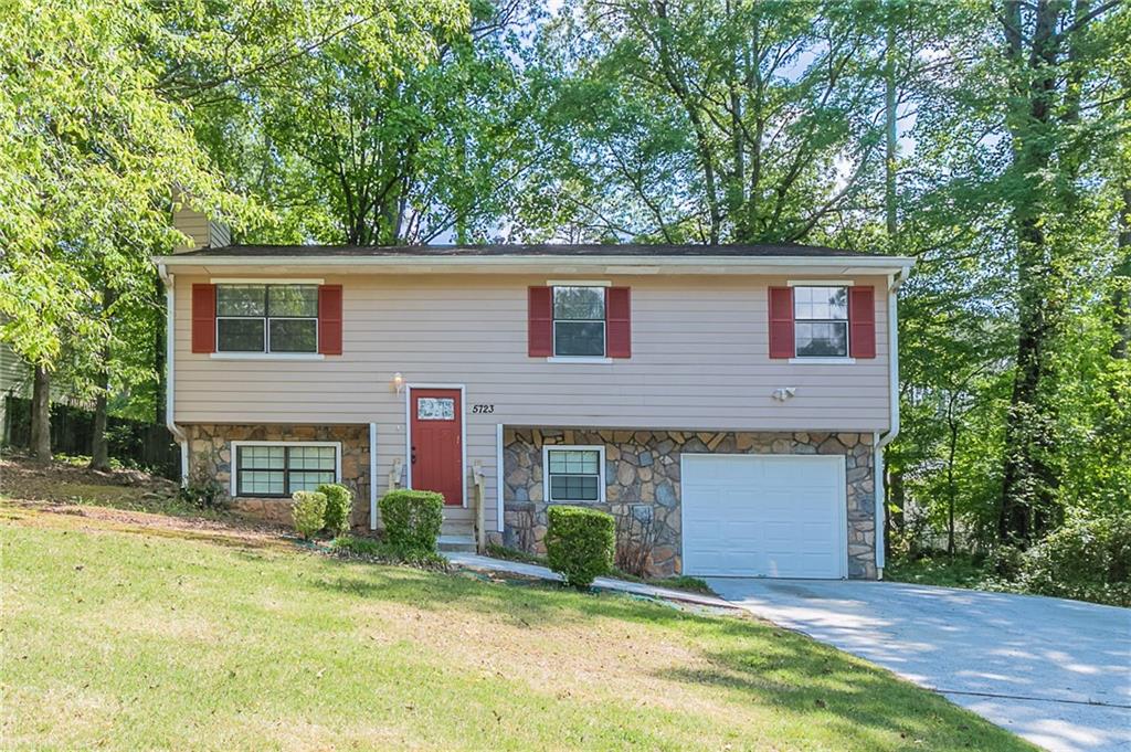 5723 Fieldstone Drive, Lithonia, Georgia image 1