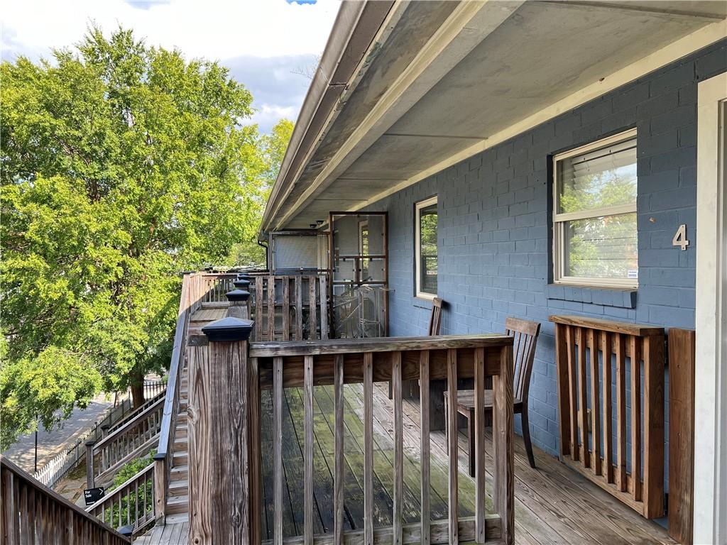 562 Formwalt Street SW 4