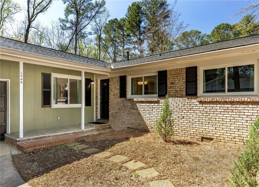 1488 Drayton Woods Drive, Tucker, Georgia image 5