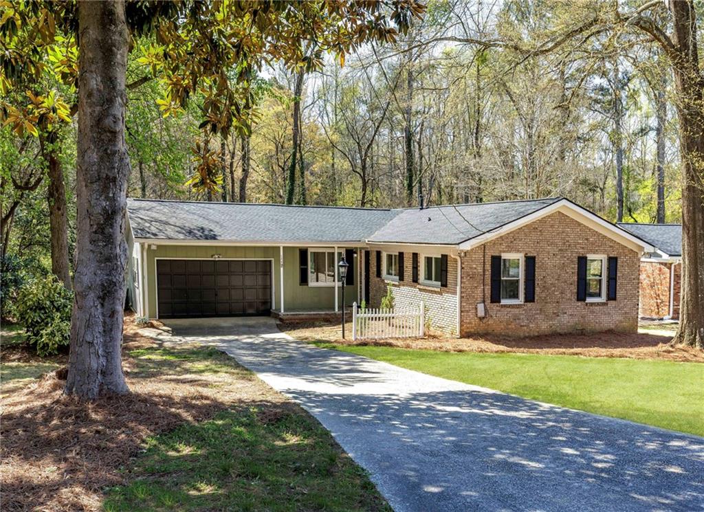 1488 Drayton Woods Drive, Tucker, Georgia image 1