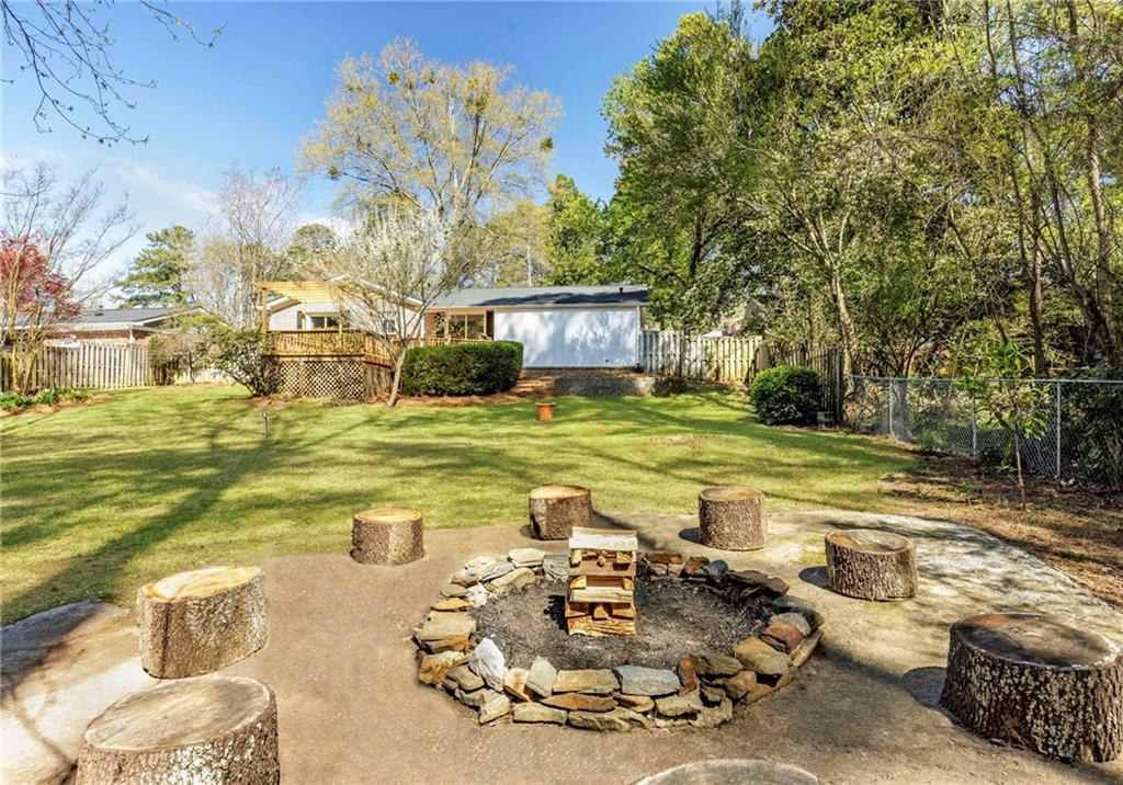 1488 Drayton Woods Drive, Tucker, Georgia image 3