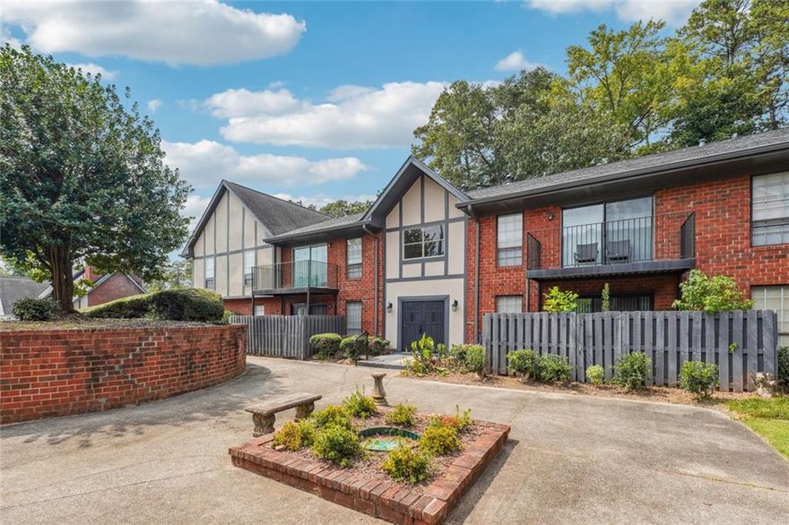 STUNNING RENOVATION, large 2 bedroom/2bathroom condo in the heart of Sandy Springs. This walk-in level unit boasts a bright white kitchen w/ wood accent walls giving a modern urban vibe. The quartz counter tops and black Kohler farm sink puts this kitchen over the top! This home has natural oak LV floors, fresh paint & designer lighting throughout. Above counter designer sinks in both bathrooms for that added touch. Oversized master suite w/ en-suite master bath with double vanity and white quartz counter tops. Master has a huge walk-in closet...no one will be fighting over the space in this closet. Great location! This unit is truly a hidden gem in Sandy Springs.