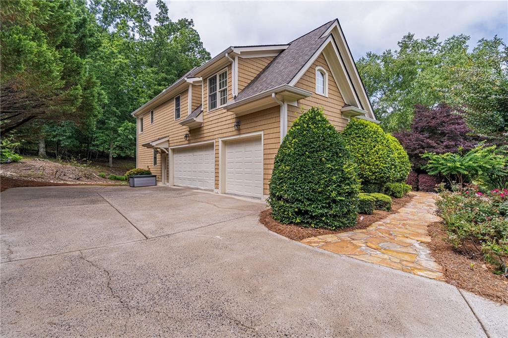 10205 Worthington Manor