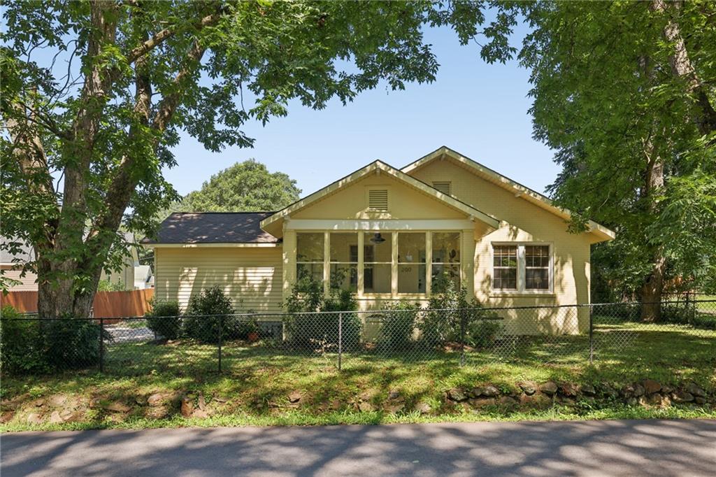 Photo 1 of 29 — 200 S Jackson Street, Hartwell, GA 30643