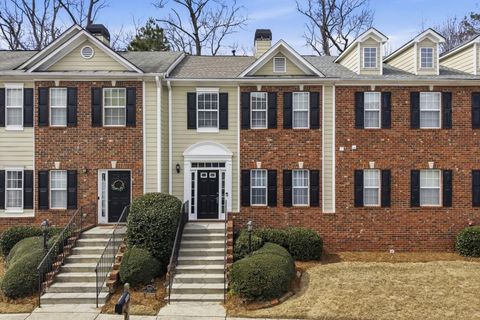 Townhouse For Sale - 5990 Eagle Tiff Lane<br/> Sugar Hill, GA 30518