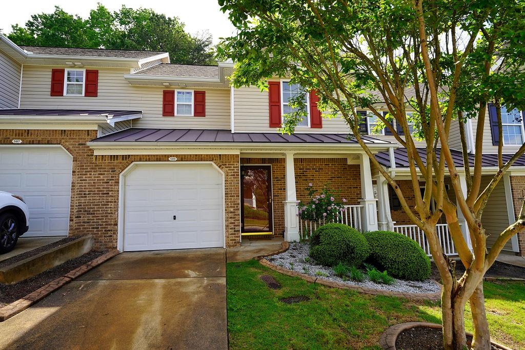 Super cute and in ready-to-move-in condition townhome in desirable location!! Near shopping (Costco and Outlet mall) as well as close to the fun lifestyle of Downtown Woodstock. This beautiful and upgraded 2 bedrooms / 2 baths townhome also features a loft -perfect for play/game area or office space-. Open concept floor plan ideal for today's life style needs. Updated kitchen with modern finishes and fresh paint. Spacious bedrooms and stylish bathrooms with updated fixtures, vanities and mirrors. Active swim and tennis community.