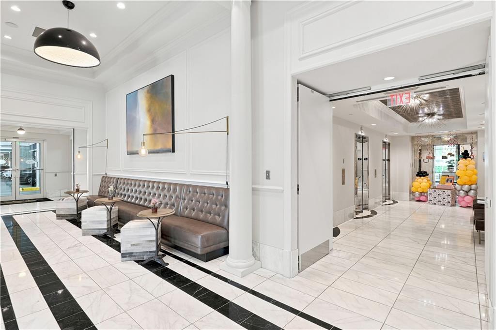325 E Paces Ferry Road NE 704