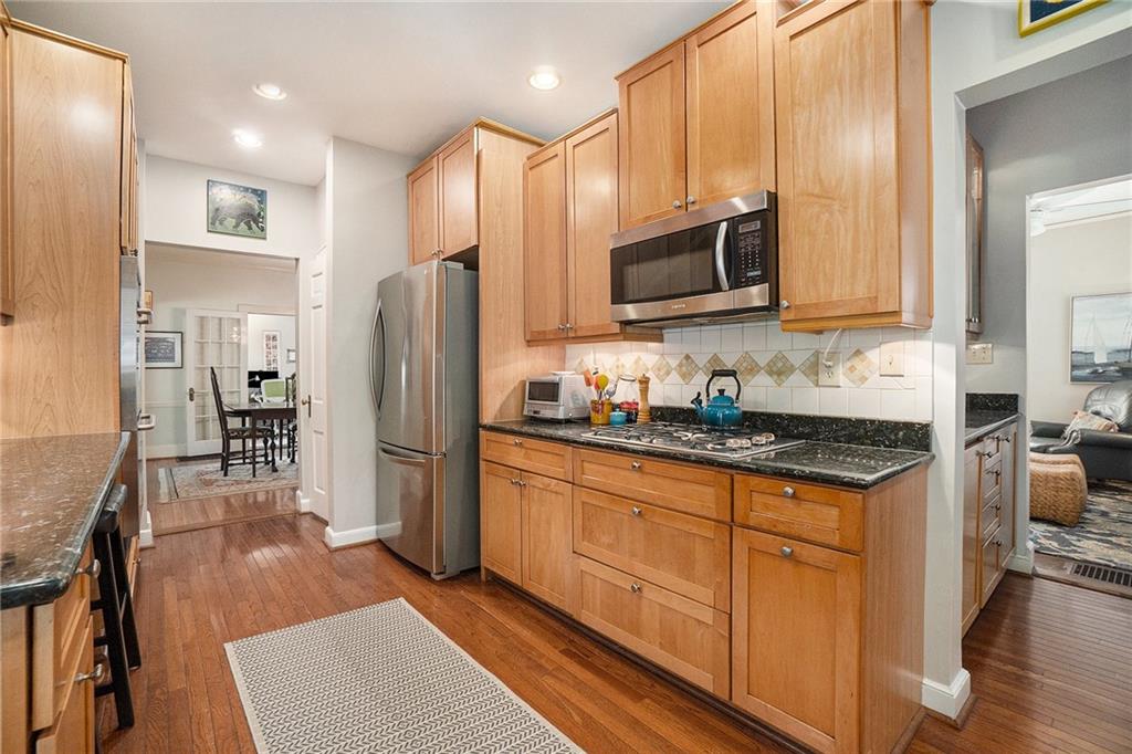 937 E Rock Springs Road, Atlanta, Georgia image 13