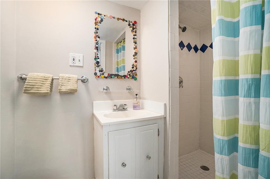 937 E Rock Springs Road, Atlanta, Georgia image 37