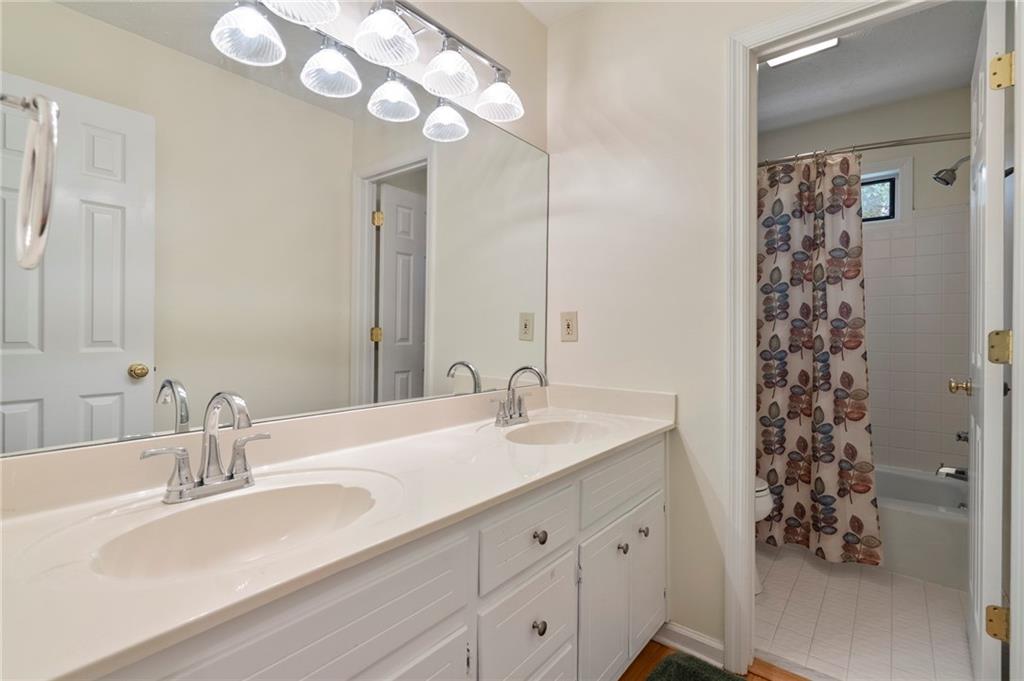 4152 Barberry Drive, Roswell, Georgia image 25