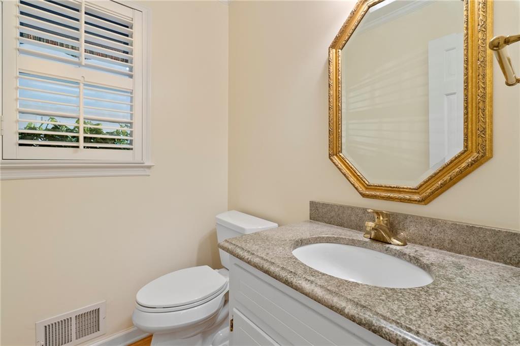 4152 Barberry Drive, Roswell, Georgia image 10
