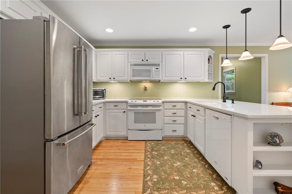4152 Barberry Drive, Roswell, Georgia image 11