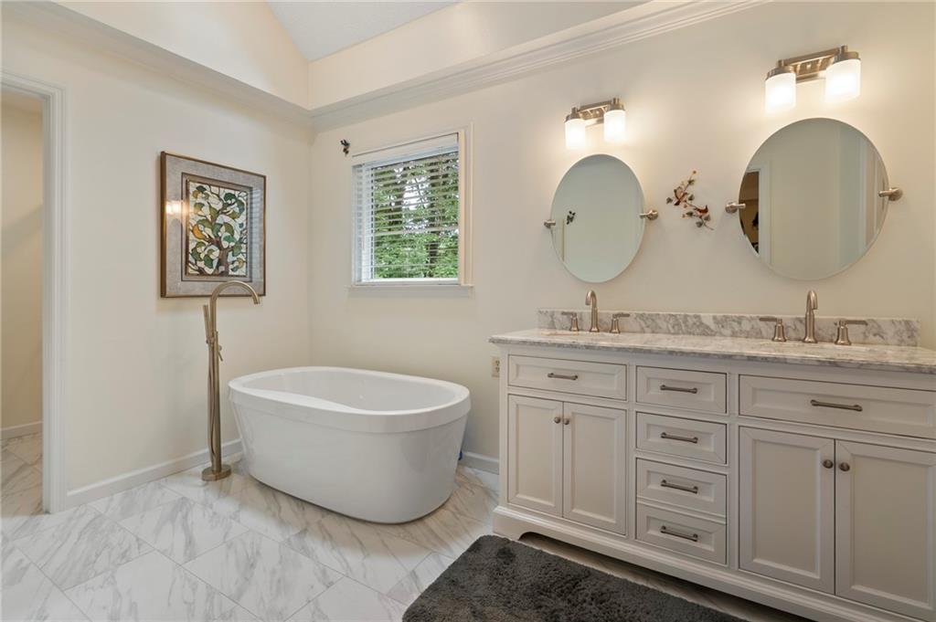 4152 Barberry Drive, Roswell, Georgia image 32