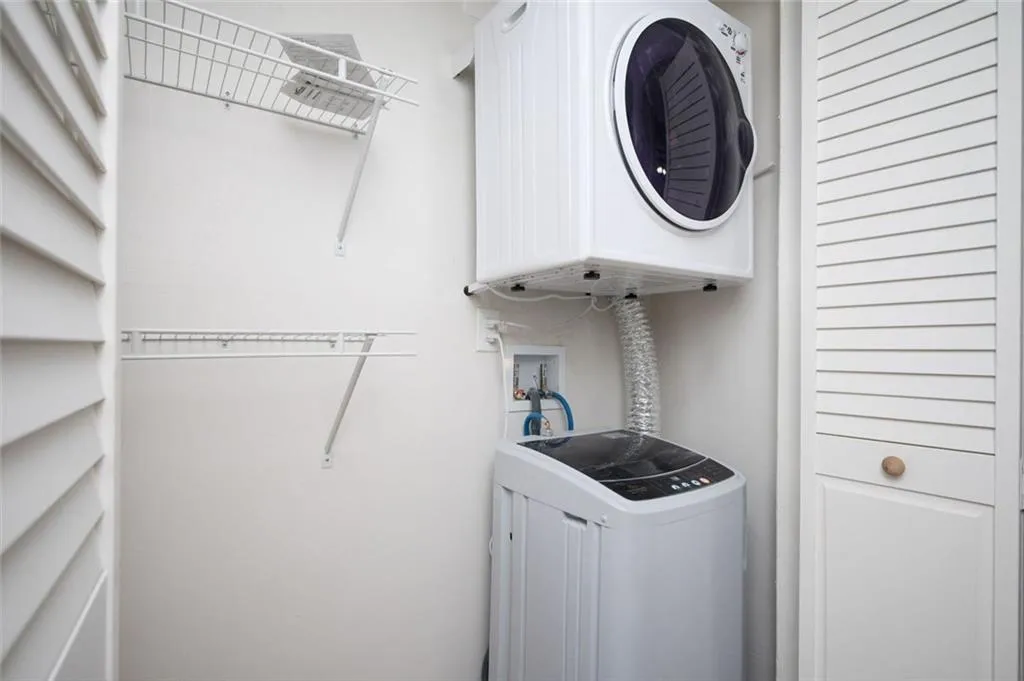 Atlanta, Georgia 30309, United States, 2 Bedrooms Bedrooms, ,1 BathroomBathrooms,Residential,Active,113677