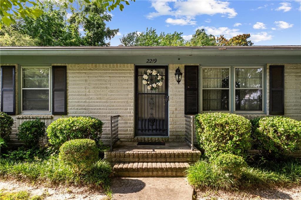 2219 Lisa Drive SE